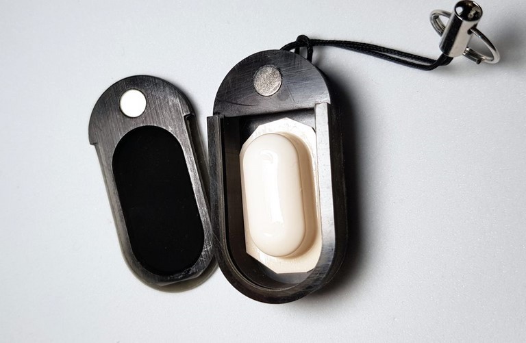 Boîte à pillule en porte-clé